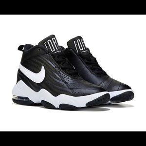 Nike Aircore  Force Shoes aa2909-001 sz 4,6,7Y